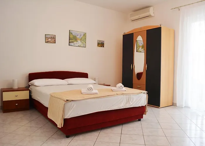 Suz-ana 特罗吉尔